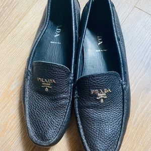 ✨🖤 Authentic Women’s Prada loafers 🖤 ✨